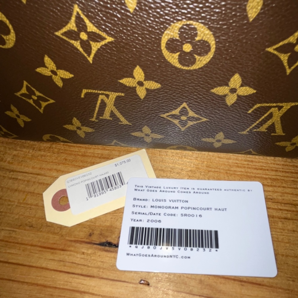 Louis Vuitton Purse - Picture 8 of 9
